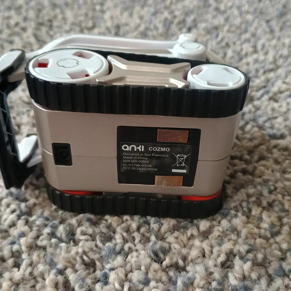 Anki Cozmo Robot w/ 3 Interactive Cubes Dock Charger Tested Working OEM